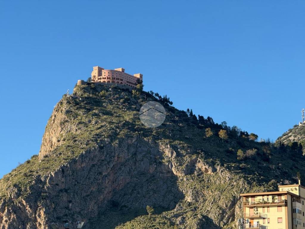 appartamento in vendita a Palermo in zona Montepellegrino