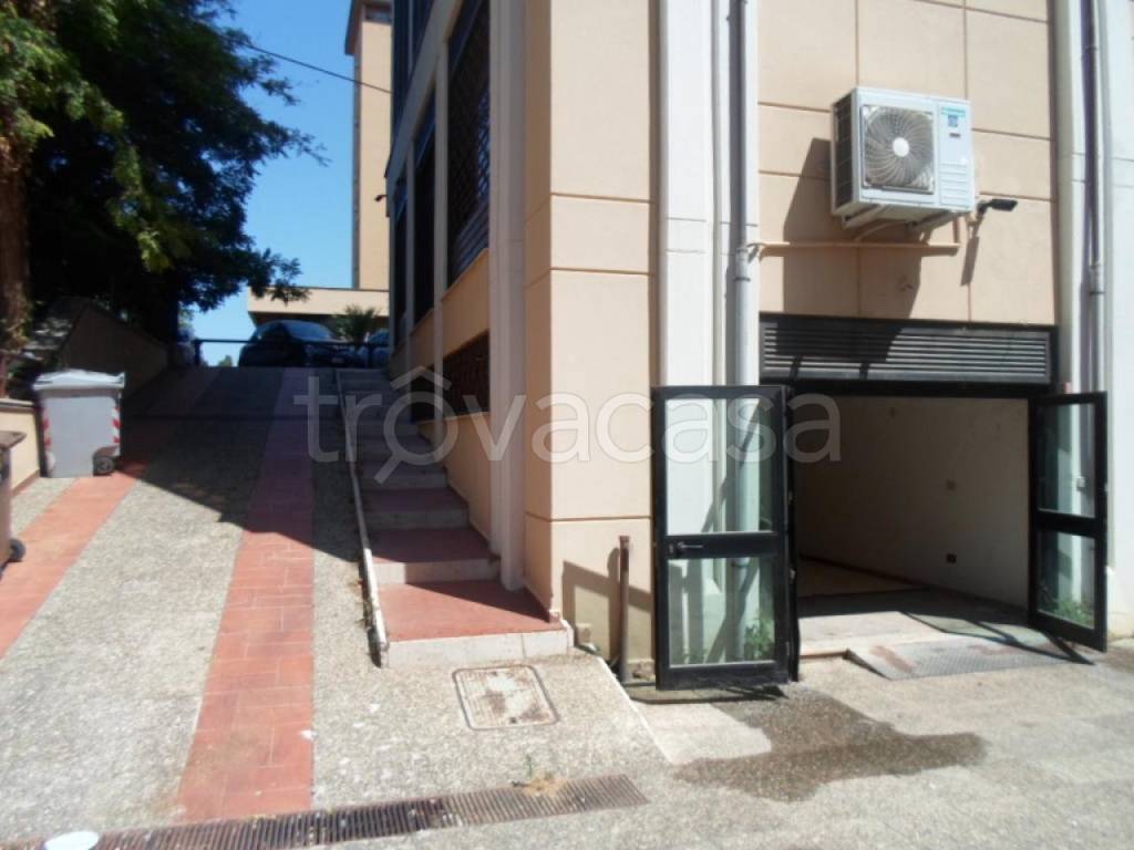ufficio in vendita a Palermo in zona Resuttana