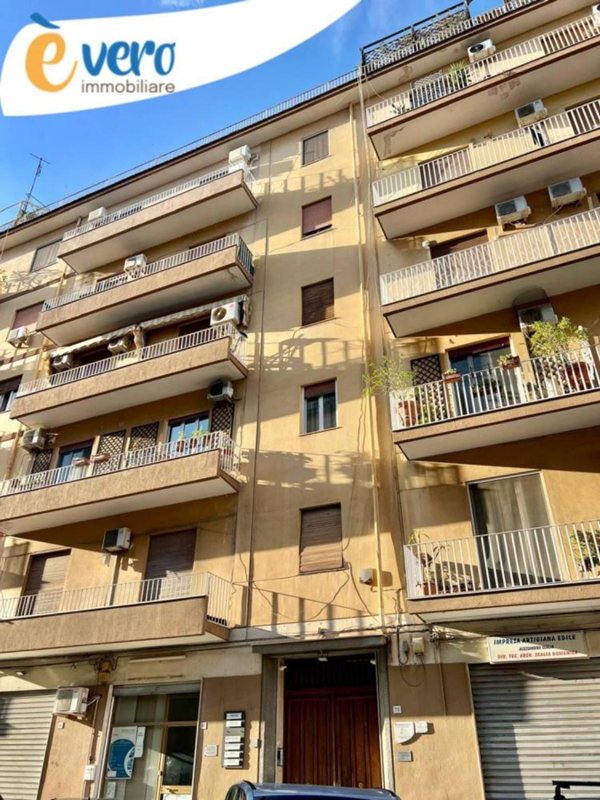appartamento in vendita a Palermo in zona Zisa
