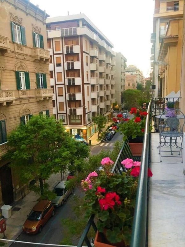 appartamento in vendita a Palermo in zona Politeama