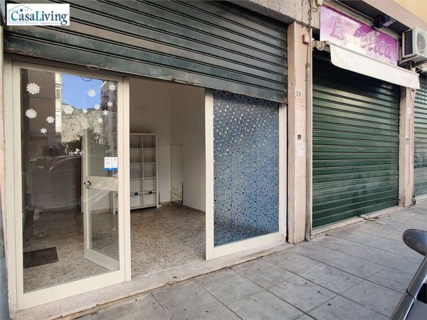 locale commerciale in vendita a Palermo in zona Resuttana