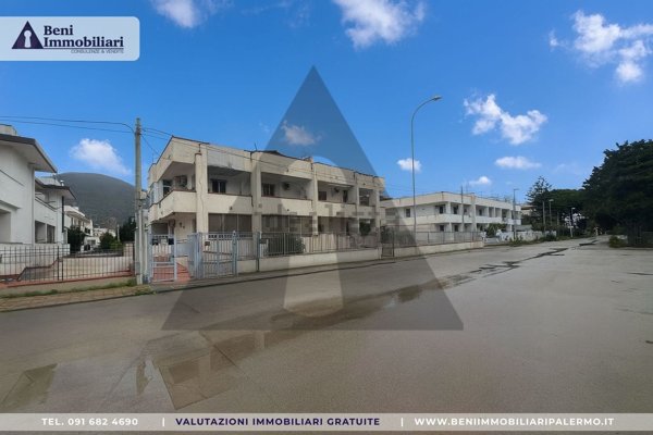 appartamento in vendita a Palermo in zona Partanna