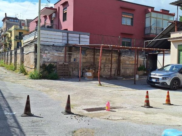 locale di sgombero in vendita a Palermo in zona Altarello