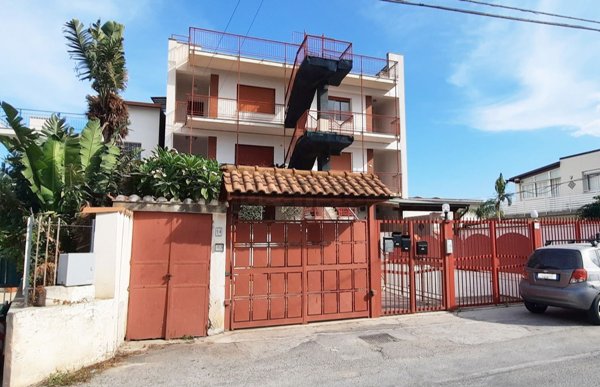 appartamento in vendita a Palermo in zona Partanna