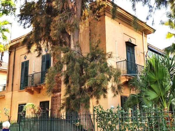 casa indipendente in vendita a Palermo in zona Libertà