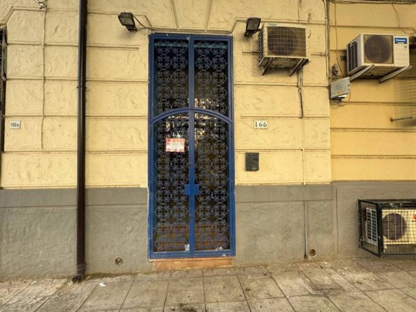 negozio in vendita a Palermo in zona Libertà