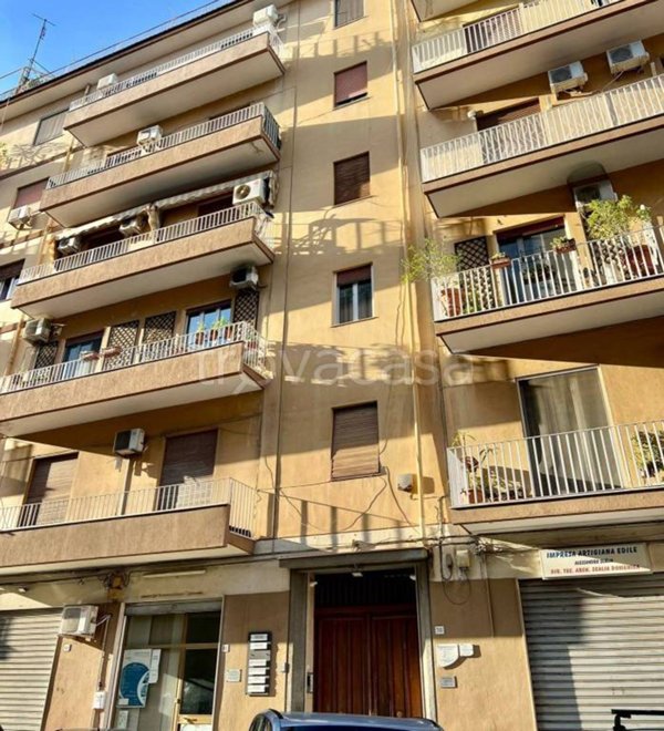 appartamento in vendita a Palermo in zona Malaspina/Palagonia