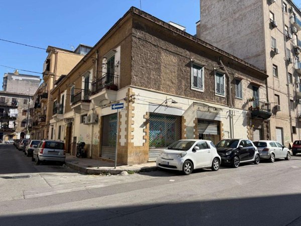 appartamento in vendita a Palermo in zona Zisa
