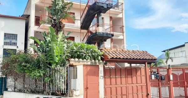 appartamento in vendita a Palermo in zona Partanna