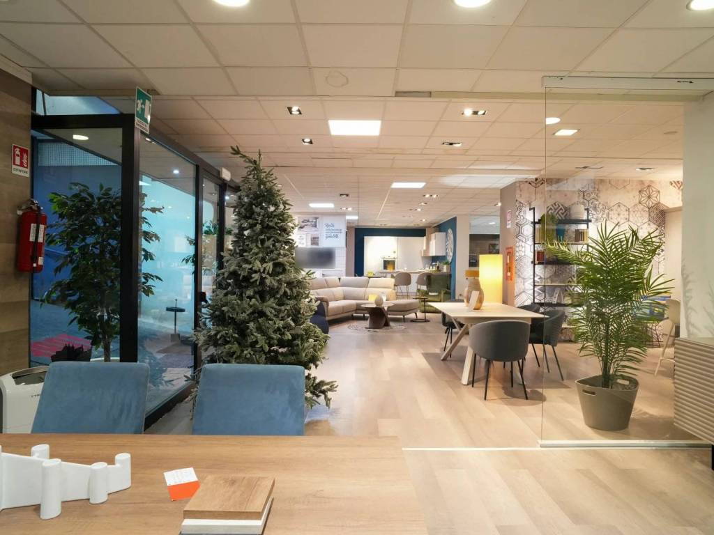 locale commerciale in vendita a Palermo in zona San Lorenzo