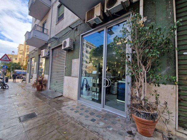 negozio in vendita a Palermo in zona Libertà