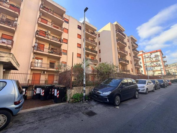 ufficio in vendita a Palermo in zona Cruillas