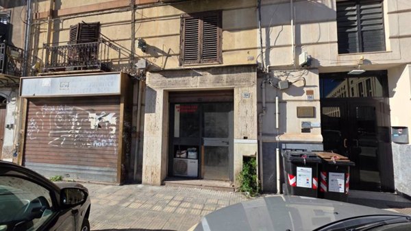 negozio in vendita a Palermo in zona Zisa