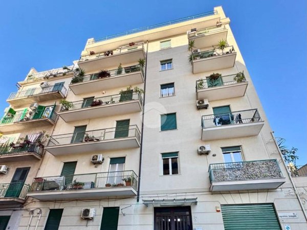appartamento in vendita a Palermo in zona Malaspina/Palagonia