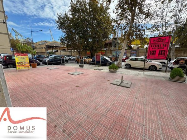 negozio in vendita a Palermo in zona Montepellegrino