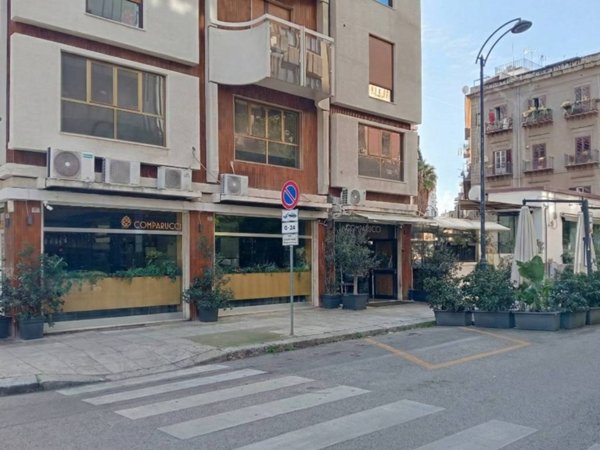 negozio in vendita a Palermo in zona Politeama