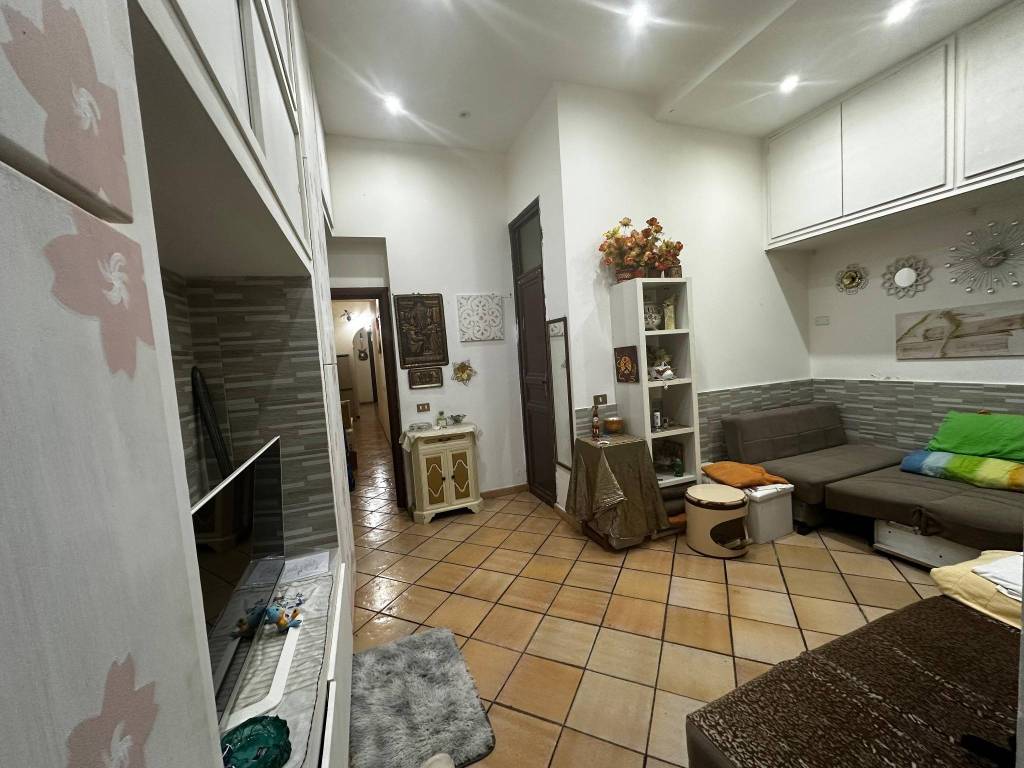 appartamento in vendita a Palermo in zona Malaspina/Palagonia