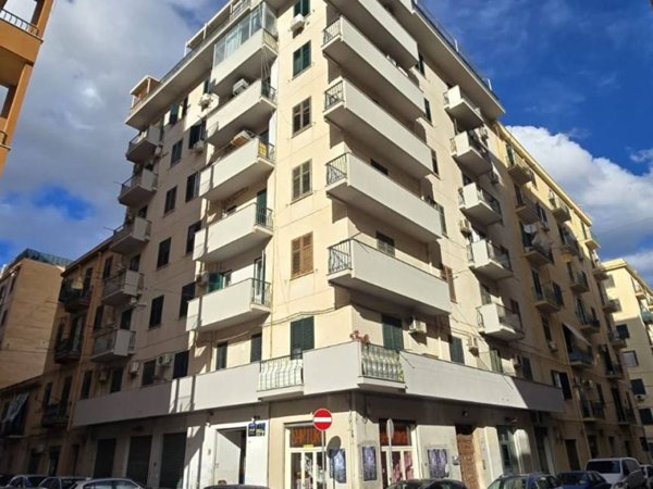 appartamento in vendita a Palermo in zona Montegrappa / Santa Rosalia