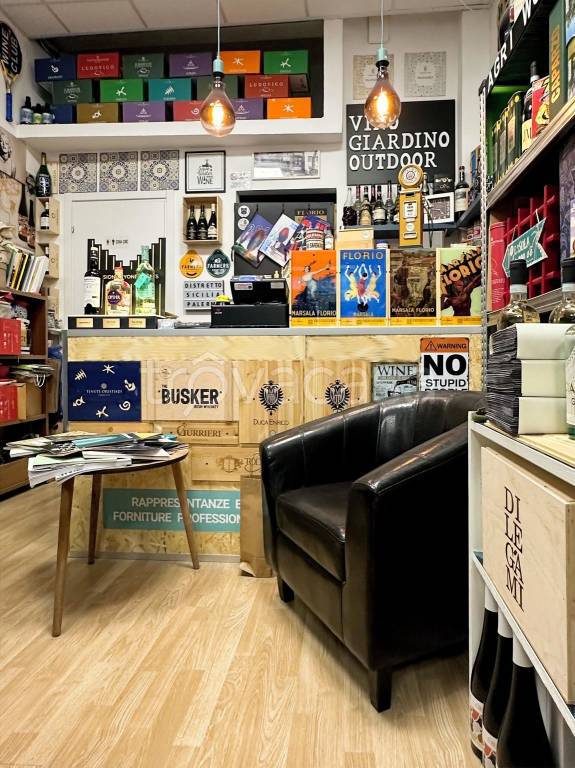 negozio in vendita a Palermo in zona Malaspina/Palagonia