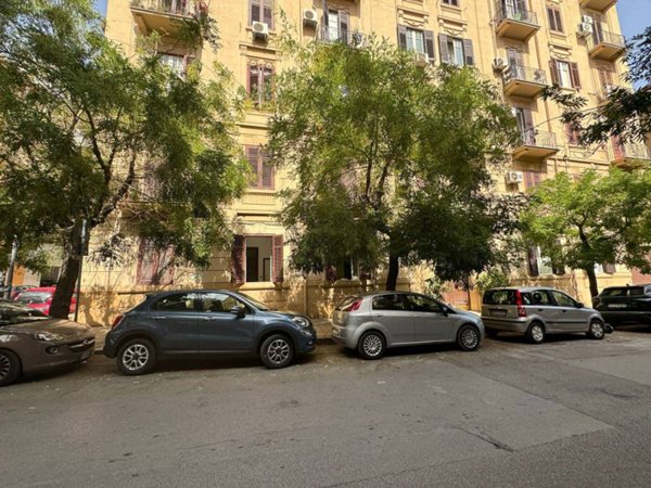 appartamento in vendita a Palermo in zona Politeama