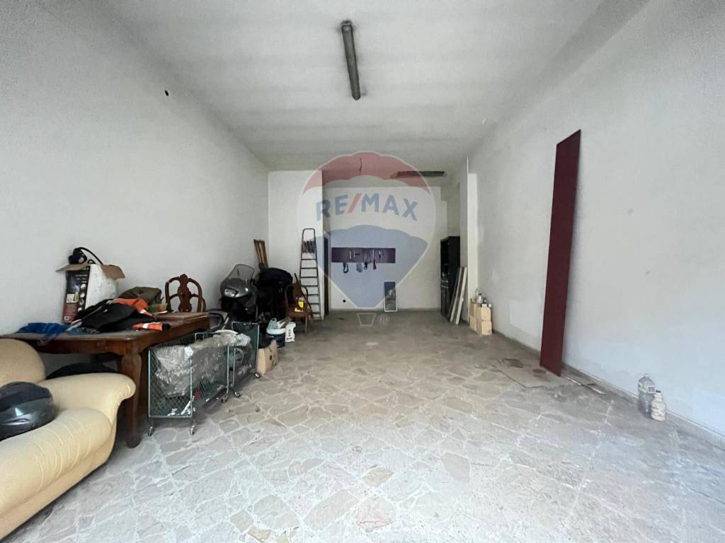 negozio in vendita a Palermo in zona Calatafimi / Cuba