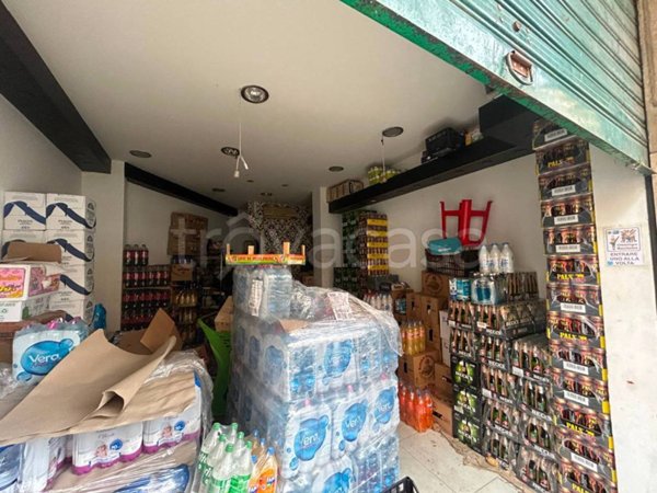 negozio in vendita a Palermo in zona Malaspina/Palagonia