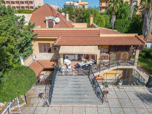 casa indipendente in vendita a Palermo in zona Uditore
