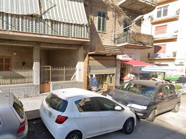 negozio in vendita a Palermo in zona Malaspina/Palagonia