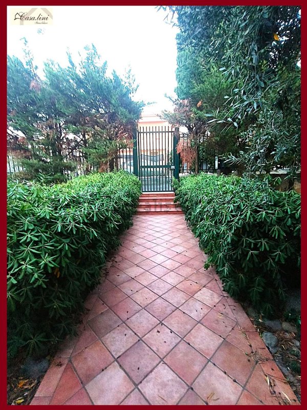 casa indipendente in vendita a Palermo in zona Villagrazia/Falsomiele