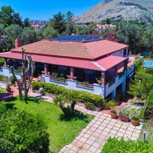 casa indipendente in vendita a Palermo in zona Tommaso Natale