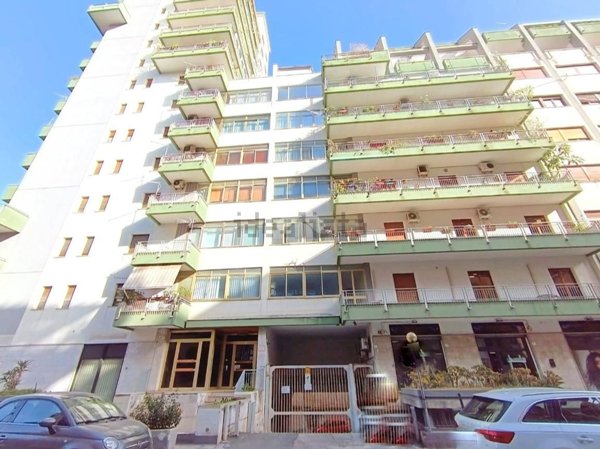 locale commerciale in vendita a Palermo in zona Resuttana