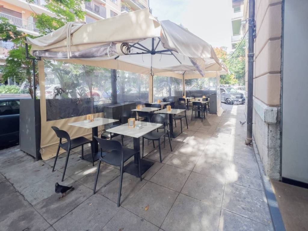 negozio in vendita a Palermo in zona Politeama