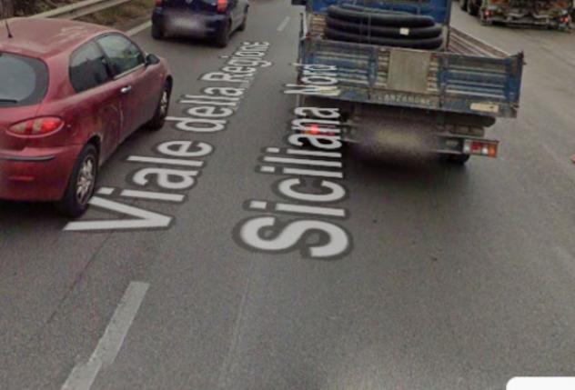 locale commerciale in vendita a Palermo in zona Malaspina/Palagonia