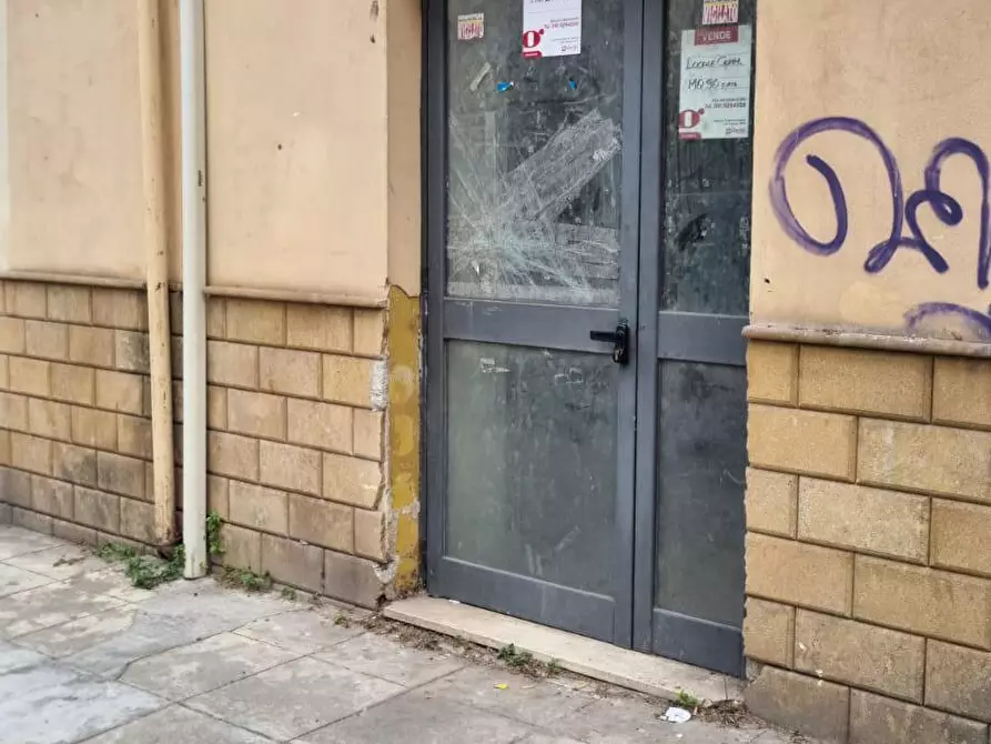 negozio in vendita a Palermo in zona Calatafimi / Cuba