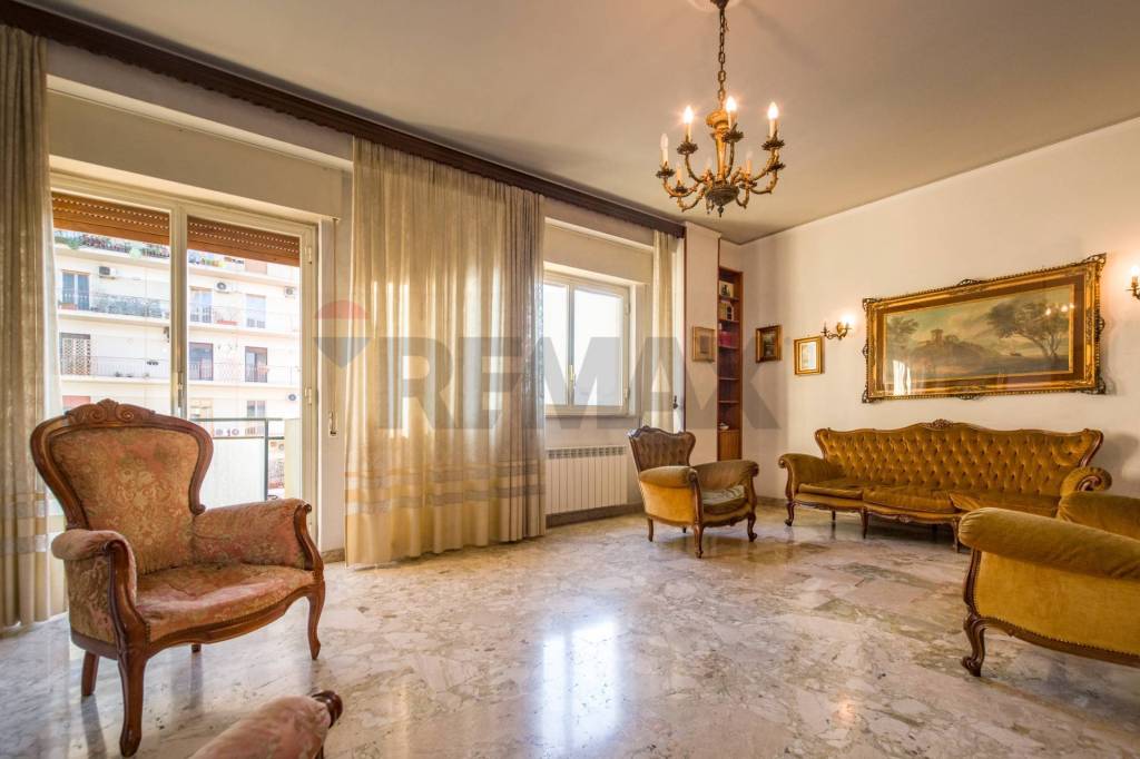 appartamento in vendita a Palermo in zona Malaspina/Palagonia