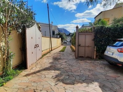 casa indipendente in vendita a Palermo in zona Mondello