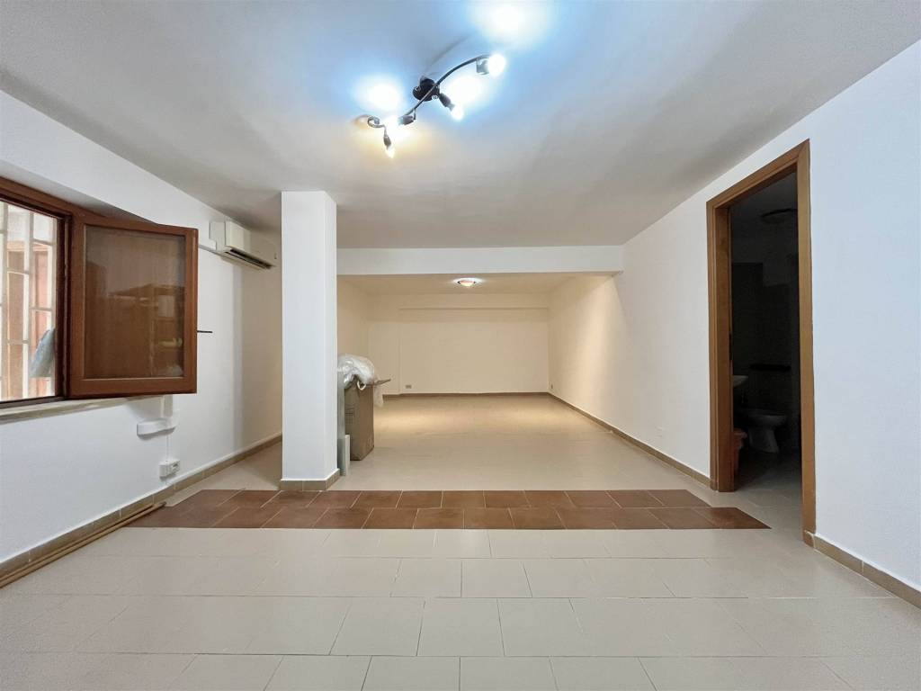 ufficio in vendita a Palermo in zona Brancaccio
