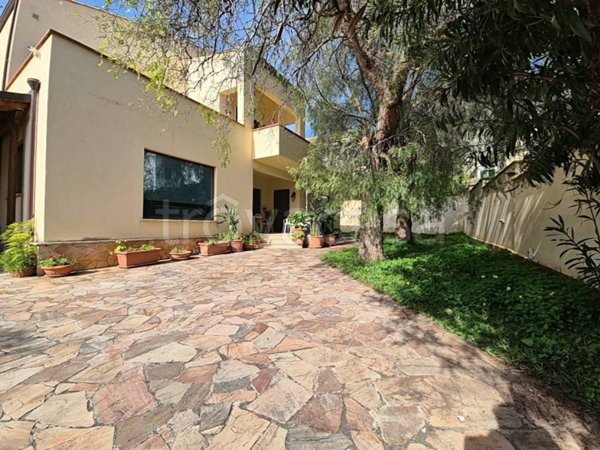 casa indipendente in vendita a Palermo in zona Mondello