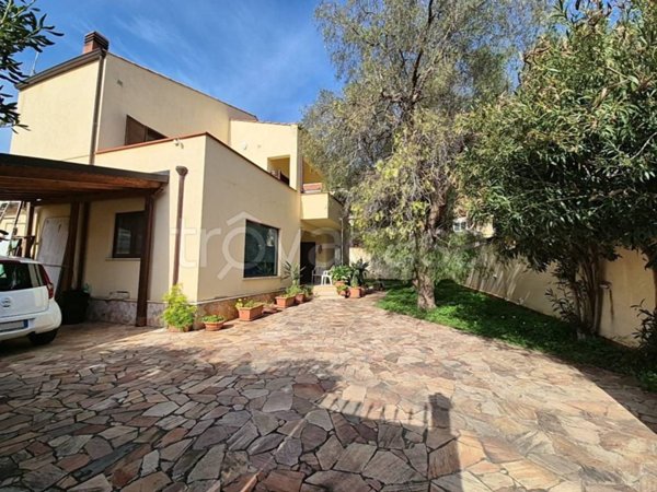 casa indipendente in vendita a Palermo in zona Mondello