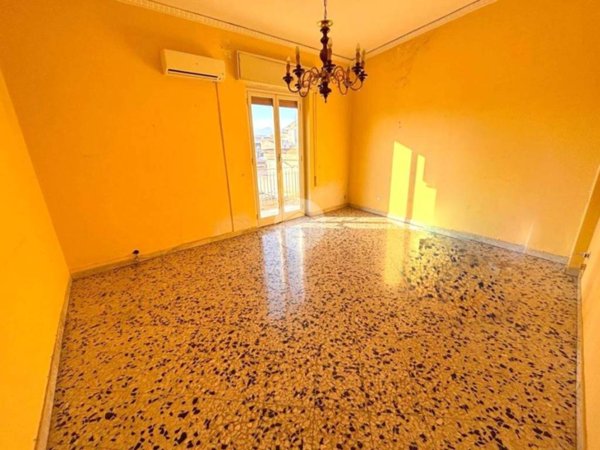 appartamento in vendita a Palermo in zona Malaspina/Palagonia