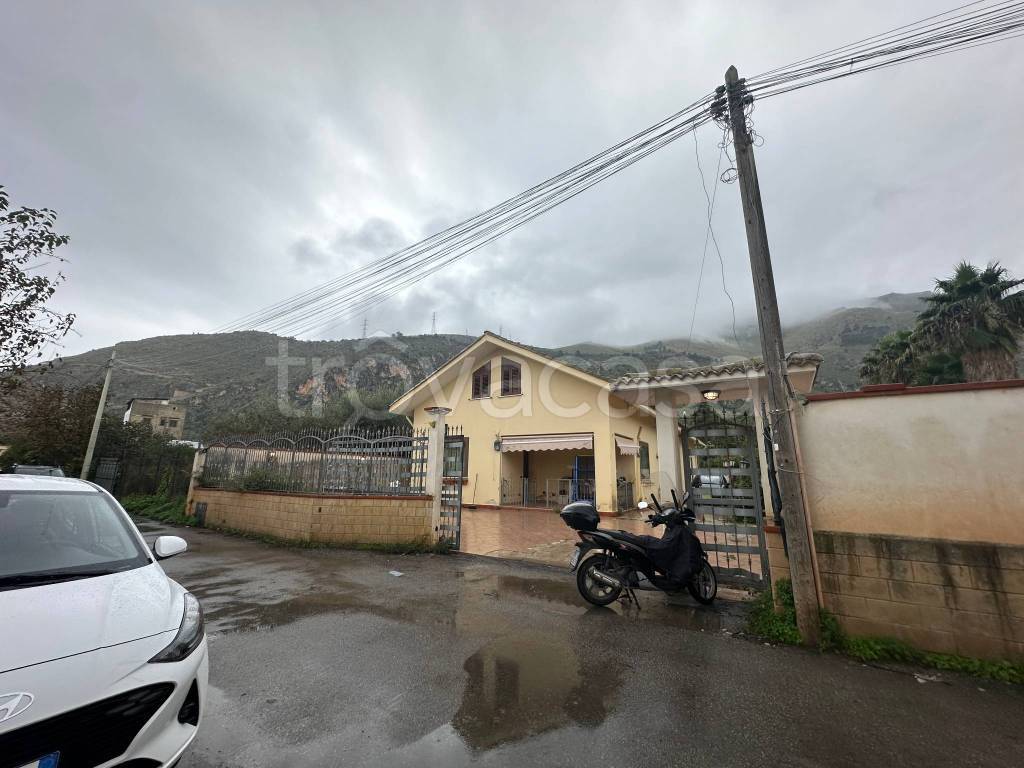 casa indipendente in vendita a Palermo in zona Chiavelli