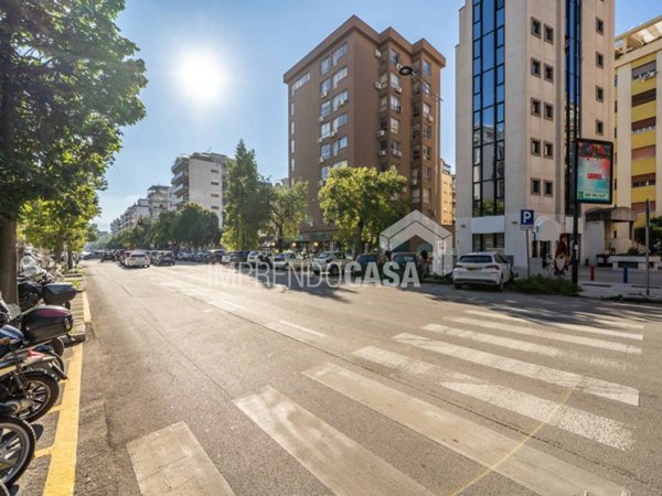 ufficio in vendita a Palermo in zona Libertà