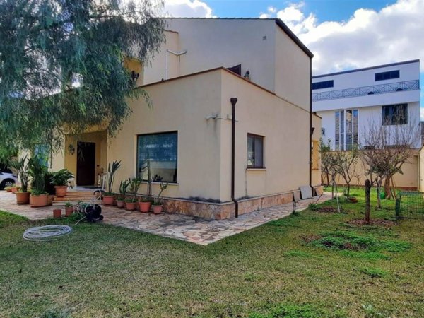 casa indipendente in vendita a Palermo in zona Mondello