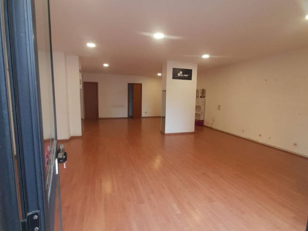 negozio in vendita a Palermo in zona Montepellegrino