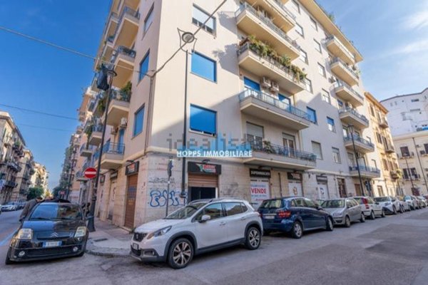 locale commerciale in vendita a Palermo in zona Libertà