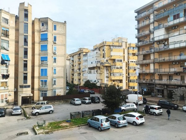 appartamento in vendita a Palermo in zona Montegrappa / Santa Rosalia