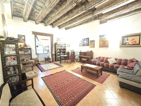 appartamento in vendita a Palermo in zona San Lorenzo