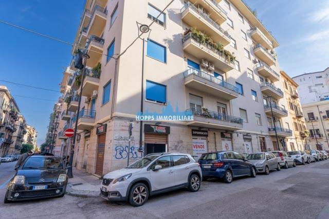 negozio in vendita a Palermo in zona Libertà