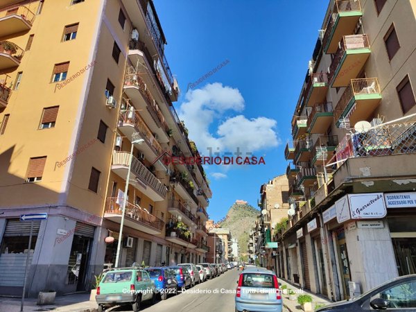 casa indipendente in vendita a Palermo in zona Montepellegrino