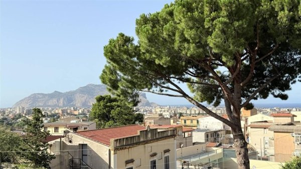 appartamento in vendita a Palermo in zona Villagrazia/Falsomiele